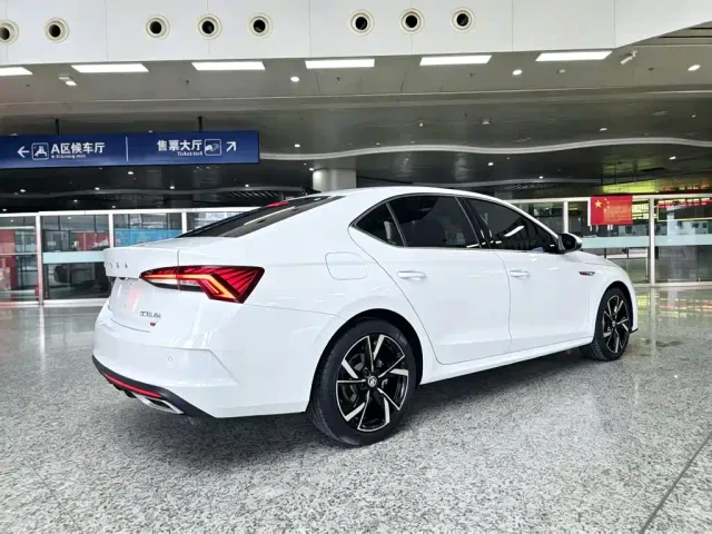 Skoda Octavia — Фото автомобиля 7