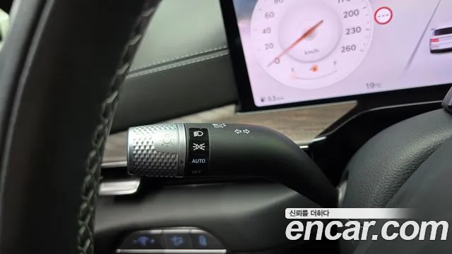 Genesis GV80 — Фото автомобиля 28