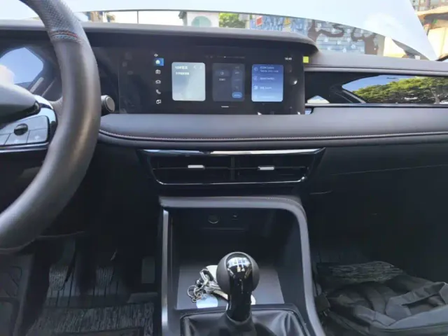 Roewe i5 — Фото автомобиля 12