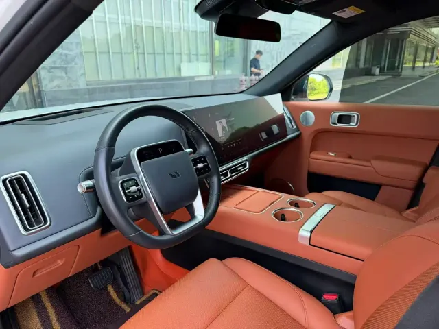 Li Auto L7 — Фото автомобиля 4