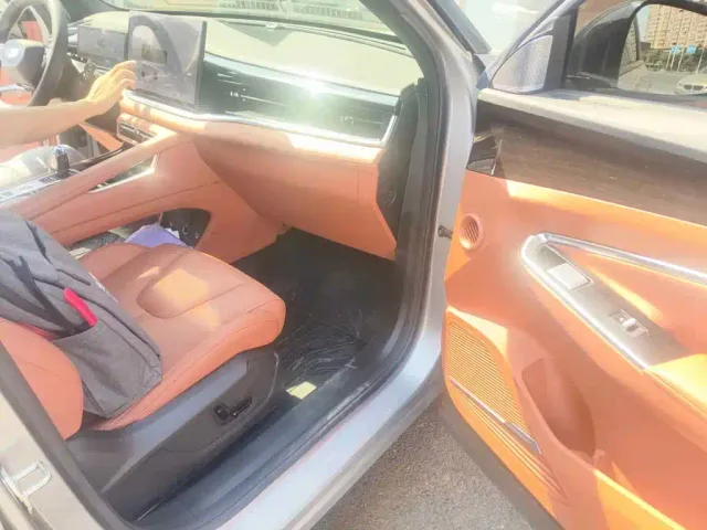 Geely Boyue — Фото автомобиля 10
