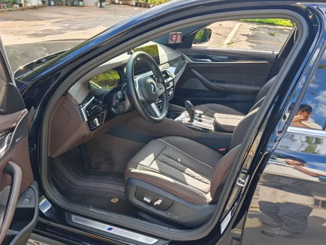 BMW 5 Series — Фото автомобиля 9