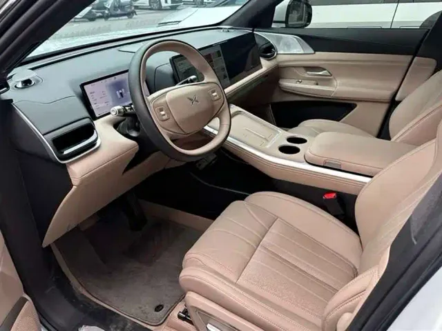 Xpeng G9 — Фото автомобиля 6