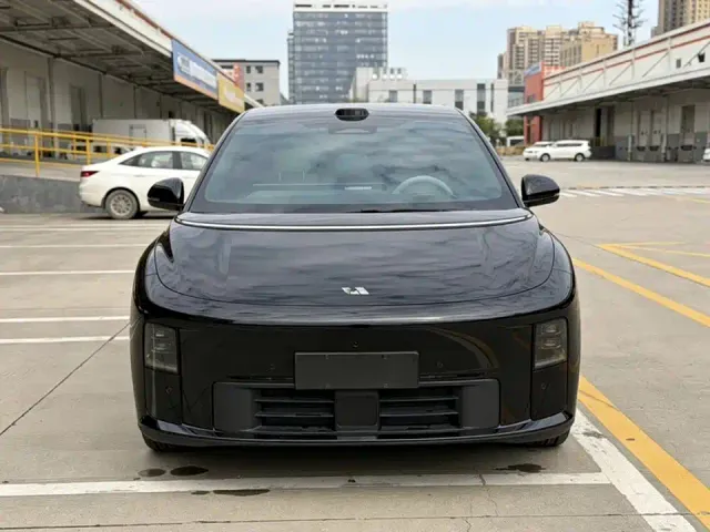 Li Auto i6 — Фото автомобиля 11