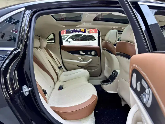 Mercedes-Benz E-Class — Фото автомобиля 6