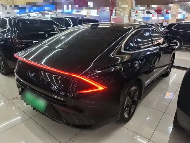 Wuling Starlight — Фото автомобиля 6