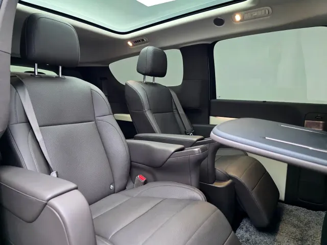 Li Auto MEGA — Фото автомобиля 19