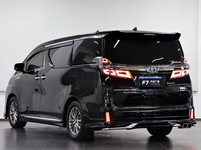 Toyota Vellfire — Фото автомобиля 4