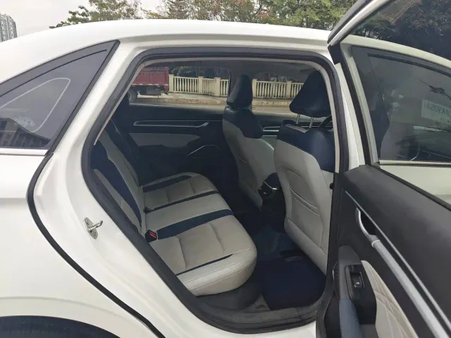 Geely Emgrand — Фото автомобиля 7