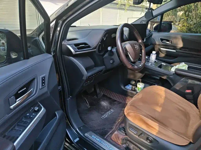 Toyota Sienna — Фото автомобиля 13