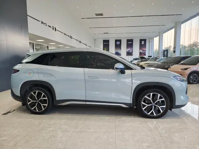 BYD Song L DM-i — Фото автомобиля 4