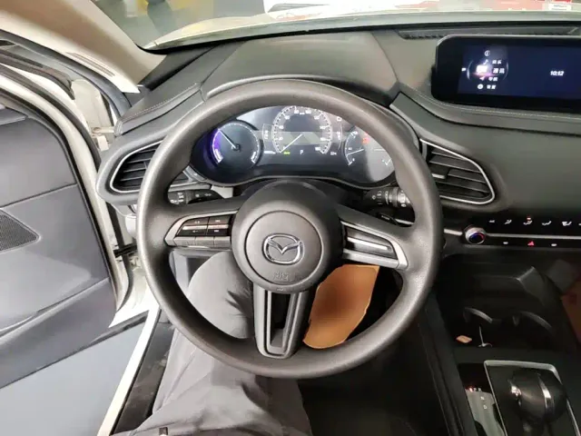 Mazda CX-30 EV — Фото автомобиля 10
