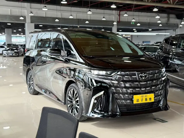 Toyota Alphard — Фото автомобиля 5