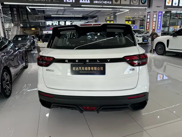 Geely Binyue — Фото автомобиля 21