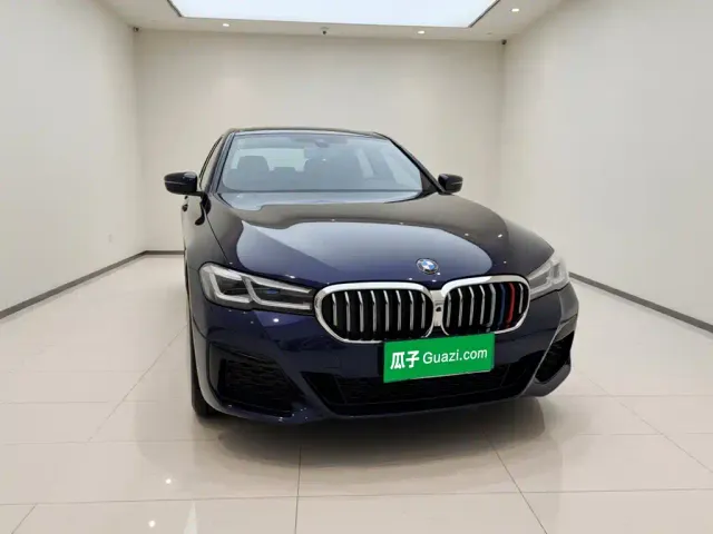 BMW 5 Series — Фото автомобиля 2