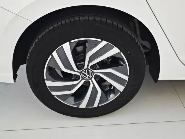 Volkswagen Bora — Фото автомобиля 24