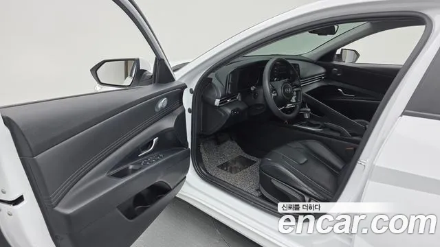Hyundai AVANTE Avante (CN7) — Фото автомобиля 10