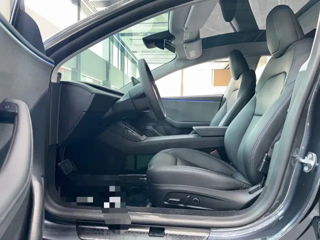 Tesla Model 3 — Фото автомобиля 5