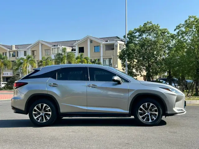 Lexus RX — Фото автомобиля 5