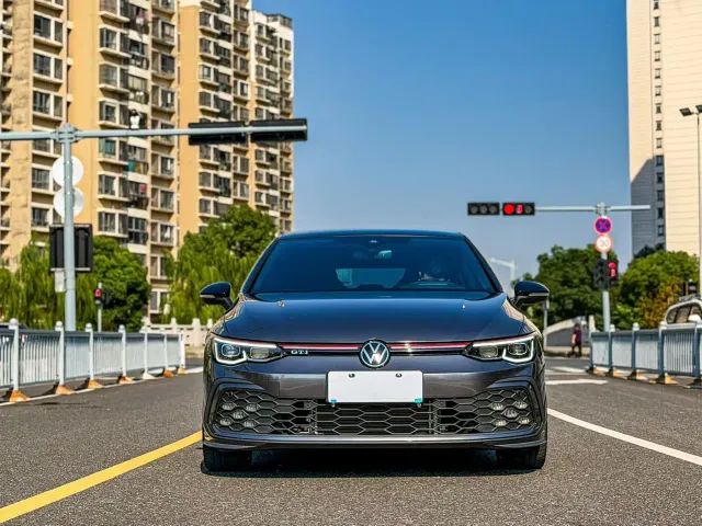 Volkswagen Golf GTI — Фото автомобиля 2