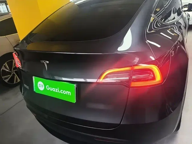 Tesla Model Y — Фото автомобиля 5