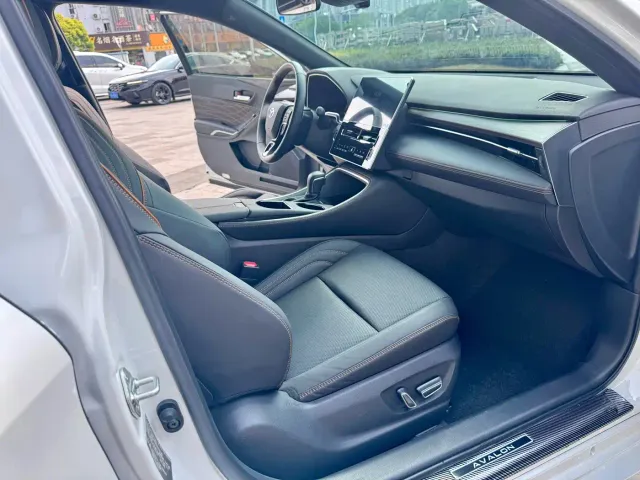 Toyota Avalon — Фото автомобиля 12