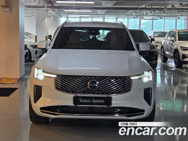 Volvo XC90 — Фото автомобиля 3