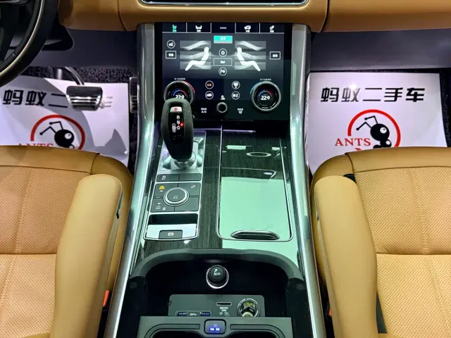 Land Rover Range Rover Sport — Фото автомобиля 15