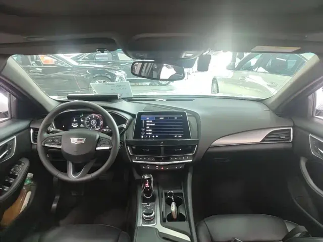 Cadillac CT5 — Фото автомобиля 9