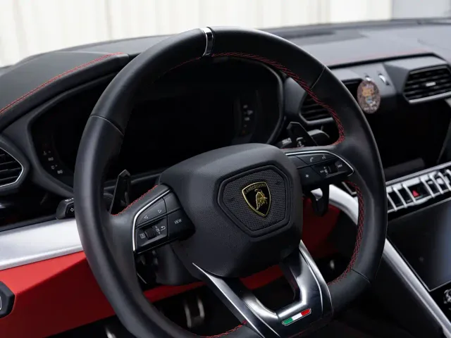 Lamborghini Urus — Фото автомобиля 10