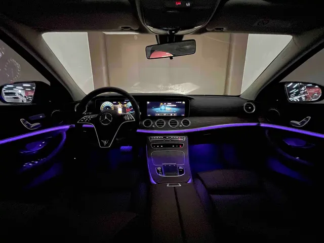 Mercedes-Benz E-Class — Фото автомобиля 16