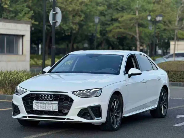 Фотография автомобиля — Audi A4L