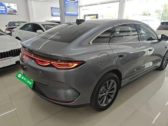 BYD Qin L — Фото автомобиля 6