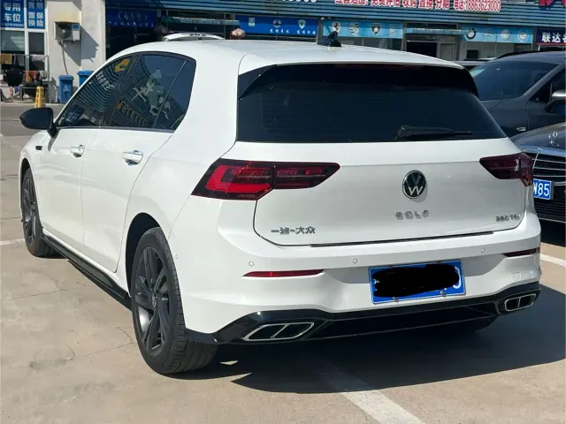 Volkswagen Golf — Фото автомобиля 3