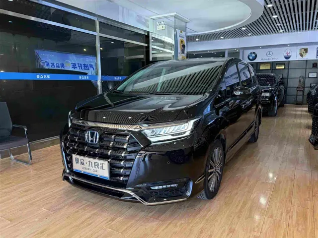 Honda Elysion — Фото автомобиля 3