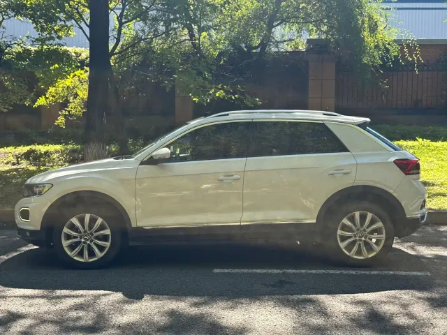 Volkswagen T-Roc — Фото автомобиля 4