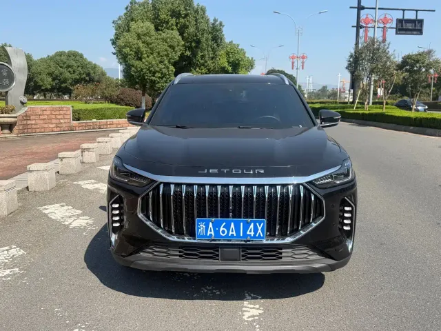 Jetour X70 Plus — Фото автомобиля 2