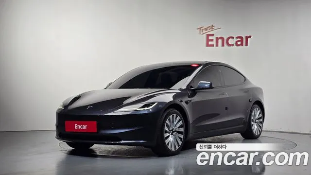 Фотография автомобиля — Tesla Model 3