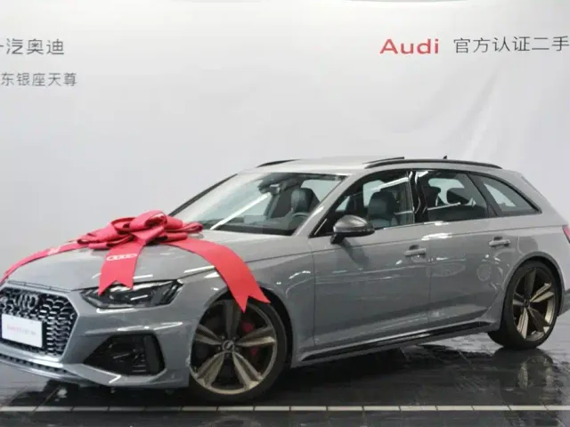 Audi RS 4 — Фото автомобиля 3