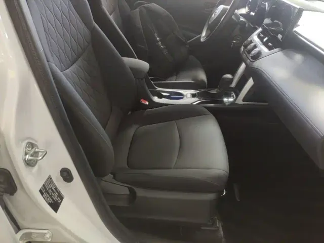Toyota Corolla Cross — Фото автомобиля 24