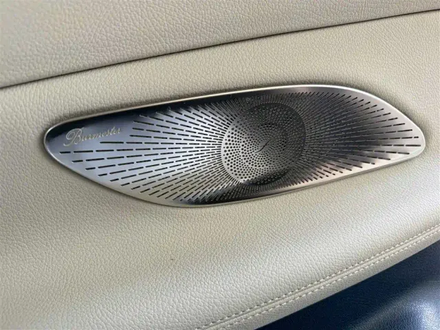 Mercedes-Benz E-Class — Фото автомобиля 14