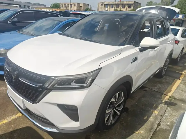 Фотография автомобиля — Wuling Asta