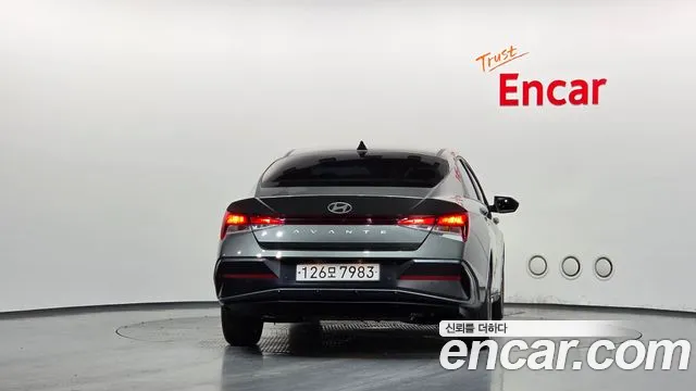 Hyundai Avante CN7 — Фото автомобиля 4