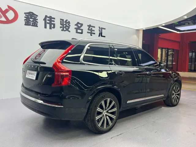 Volvo XC90 — Фото автомобиля 15
