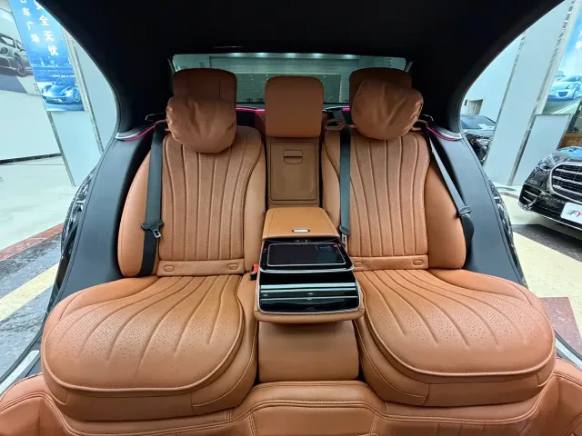 Mercedes-Benz S-Class — Фото автомобиля 12