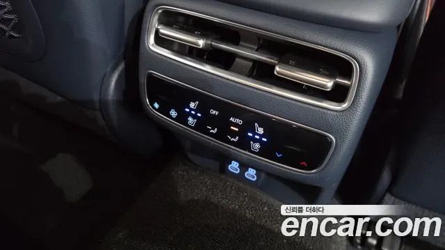 Genesis GV70 2.5T Бензин AWD — Фото автомобиля 29