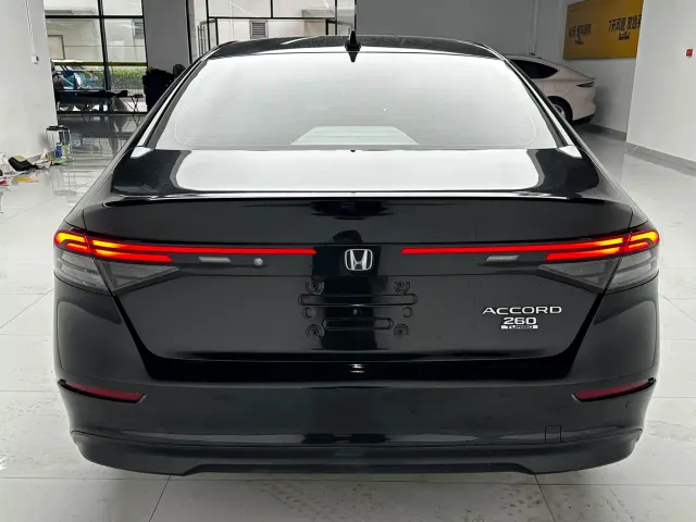 Honda Accord — Фото автомобиля 5