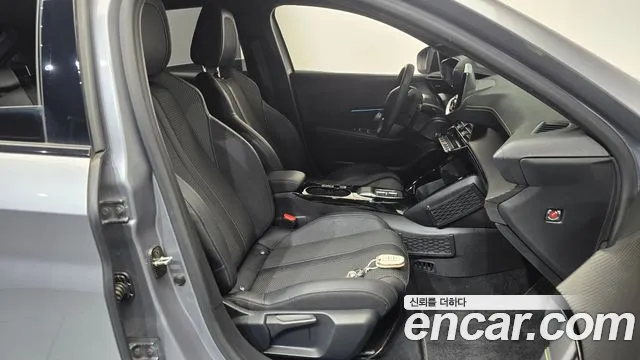 Peugeot 208 — Фото автомобиля 16