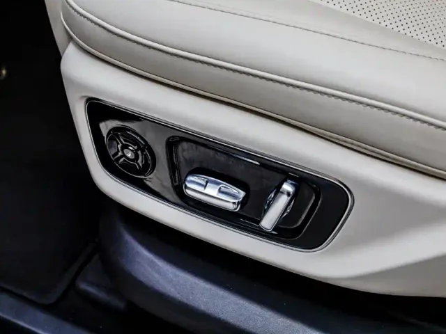 Li Auto MEGA — Фото автомобиля 30