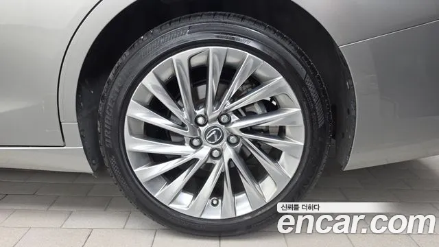 Lexus ES — Фото автомобиля 16